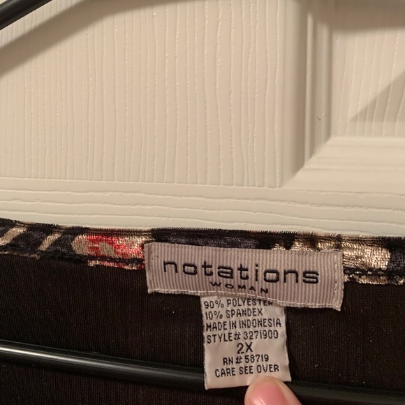 Velvet plus size floral print top - Picture 2 of 3